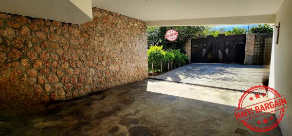 MAISON À LOUER - Zone : Haut route de Frère