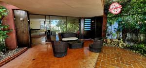 PROPRIÉTÉ AVEC 2 MAISONS À LOUER - Zone : Delmas 83