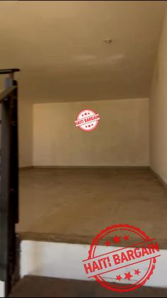 IMMEUBLE COMMERCIAL À VENDRE – CHRIST-ROI