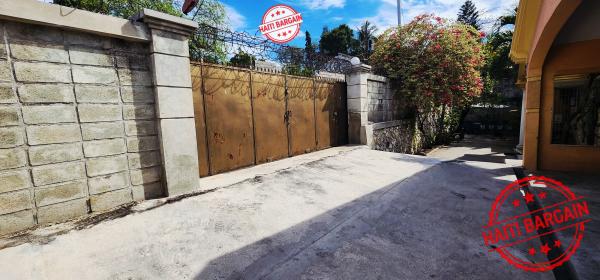 MAISON SÉPARÉE EN 2 APPARTEMENTS – À LOUER & À VENDRE