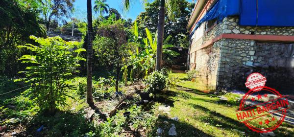 2 PROPRIÉTÉS À VENDRE – ZONE: PV