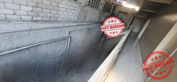 IMMEUBLE COMMERCIAL À VENDRE – ZONE: PÉTION-VILLE