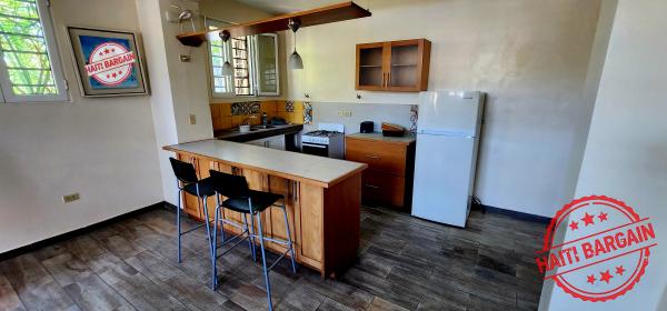 IMMEUBLE COMMERCIAL À VENDRE – Zone: PV