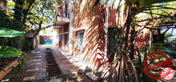 IMMEUBLE COMMERCIAL À VENDRE – Zone: PV