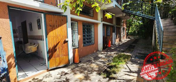 IMMEUBLE COMMERCIAL À VENDRE – Zone: PV