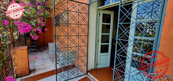 IMMEUBLE COMMERCIAL À VENDRE – Zone: PV