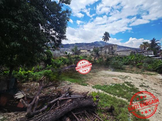 TERRAIN À VENDRE – PETION-VILE