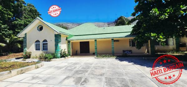 MAISON A VENDRE, ZONE:  VIVY MITCHEL