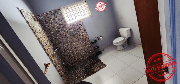 MAISON A VENDRE, ZONE:  VIVY MITCHEL