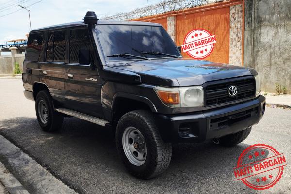 2017 TOYOTA LAND CRUISER