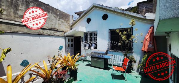 MAISON SÉPARÉE EN 2 APPARTEMENTS & 1 STUDIO À VENDRE - ZONE: PELERIN 3