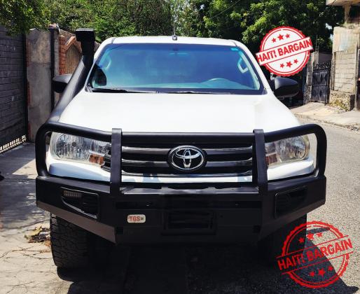 2017 TOYOTA HILUX