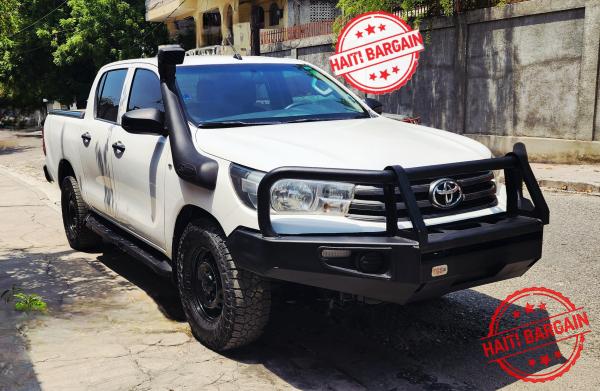 2017 TOYOTA HILUX