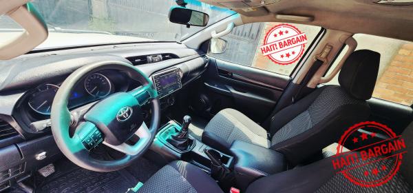 2017 TOYOTA HILUX