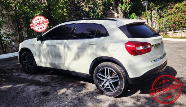 2018 MERCEDES GLA250