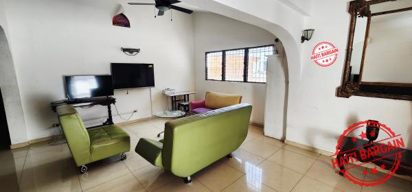 MAISON SÉPARÉE EN 2 APPARTEMENTS À VENDRE - ZONE: PELERIN 6